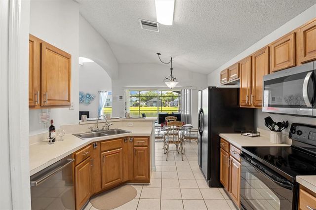 936 LAKE BERKLEY DRIVE, Kissimmee, FL 34746