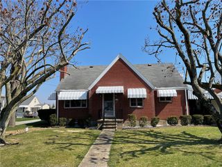 4517 Lincoln Ave, Hempfield Twp, PA 15644