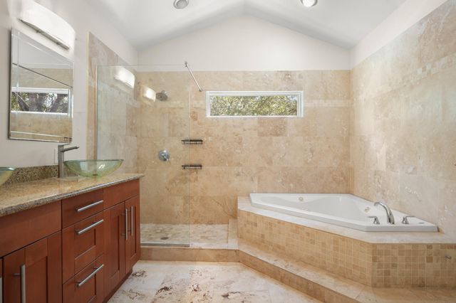 2501 Del Curto RD, Austin, TX 78704