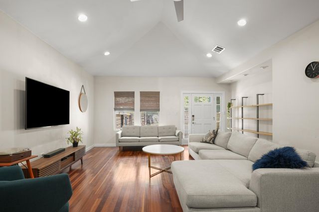2501 Del Curto RD, Austin, TX 78704