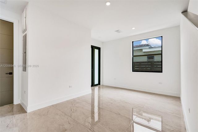 2887 SW 33rd Ave 2887, Miami, FL 33133