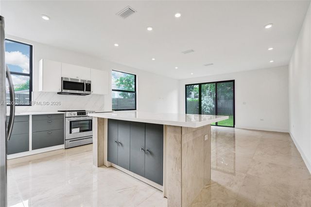 2887 SW 33rd Ave 2887, Miami, FL 33133