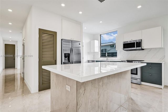 2887 SW 33rd Ave 2887, Miami, FL 33133