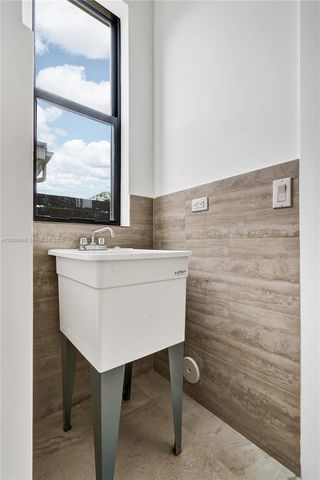 2887 SW 33rd Ave 2887, Miami, FL 33133