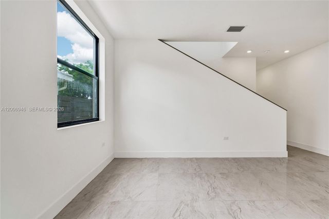 2887 SW 33rd Ave 2887, Miami, FL 33133