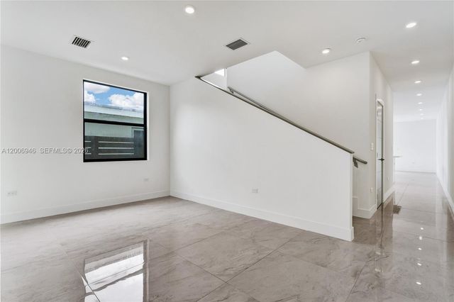 2887 SW 33rd Ave 2887, Miami, FL 33133