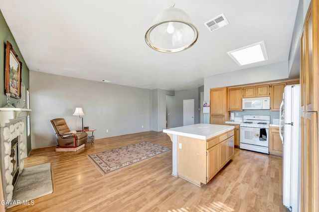 1732 Holguin Street, Lancaster, CA 93534