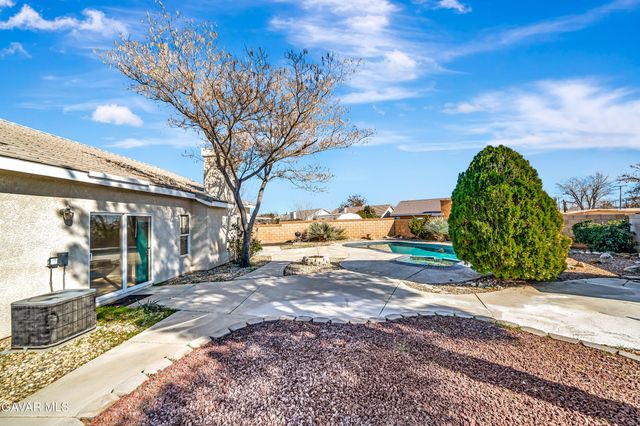 1732 Holguin Street, Lancaster, CA 93534