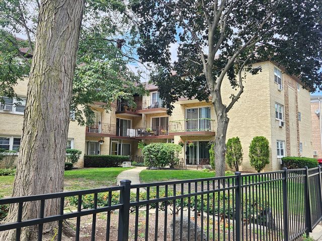 5218 N Delphia Avenue 309, Chicago, IL 60656