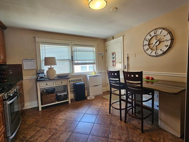 5218 N Delphia Avenue 309, Chicago, IL 60656