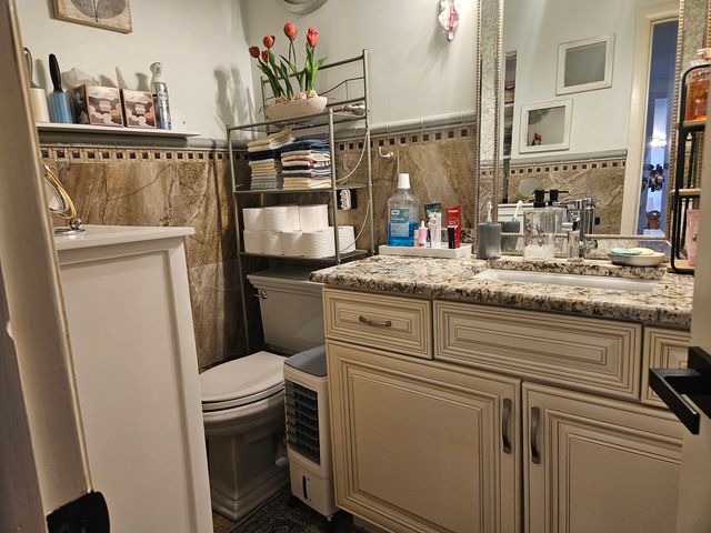 5218 N Delphia Avenue 309, Chicago, IL 60656