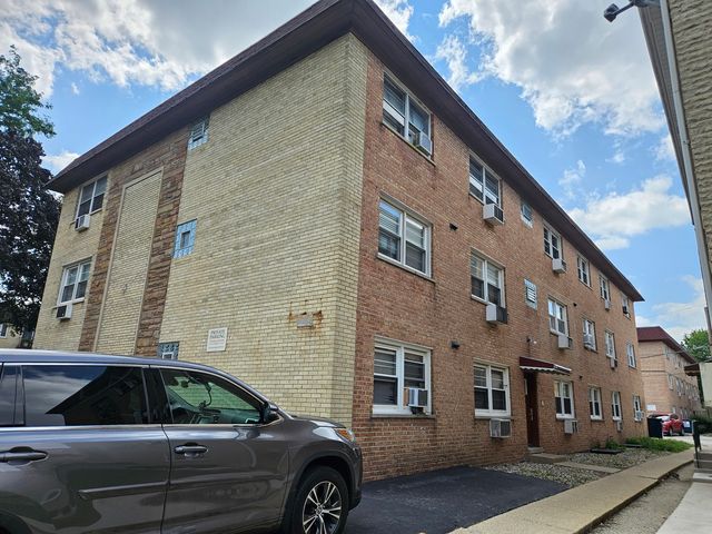 5218 N Delphia Avenue 309, Chicago, IL 60656