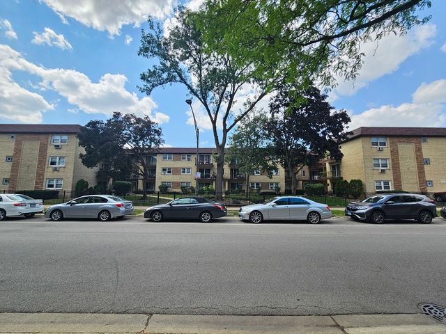 5218 N Delphia Avenue 309, Chicago, IL 60656
