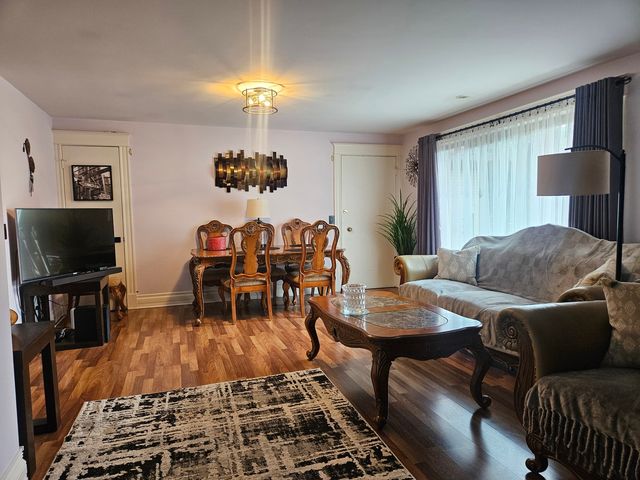 5218 N Delphia Avenue 309, Chicago, IL 60656