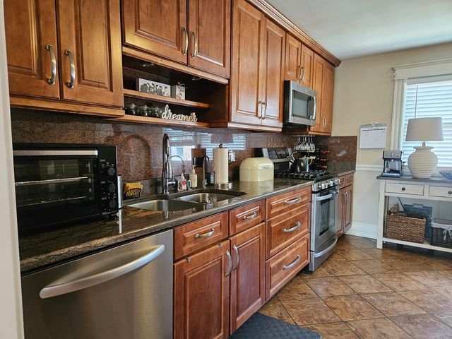 5218 N Delphia Avenue 309, Chicago, IL 60656