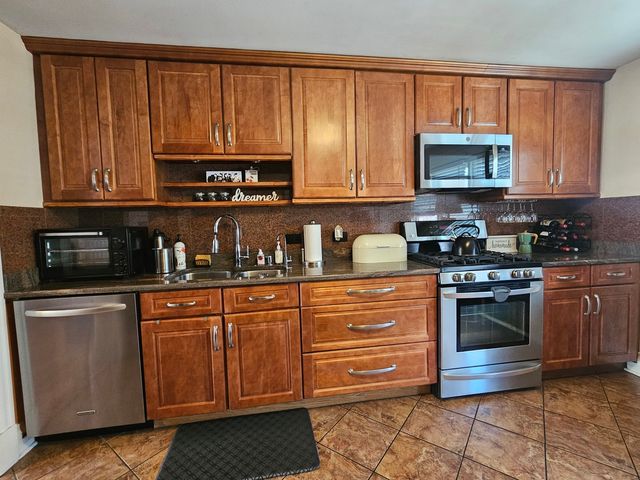 5218 N Delphia Avenue 309, Chicago, IL 60656