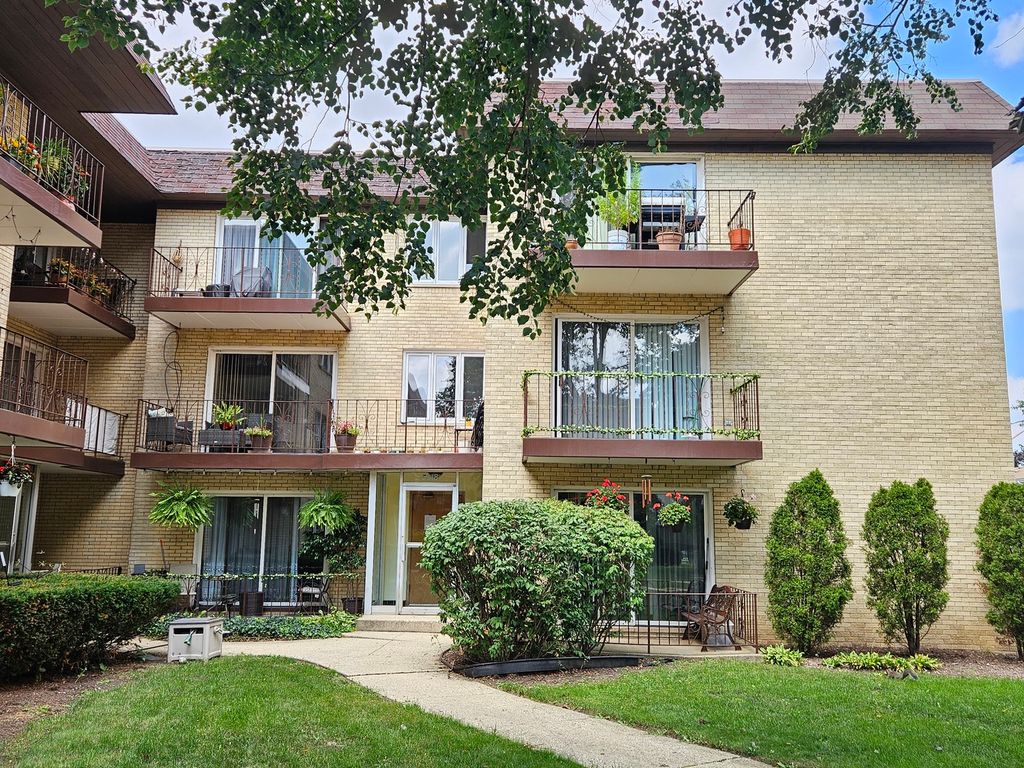 5218 N Delphia Avenue 309, Chicago, IL 60656