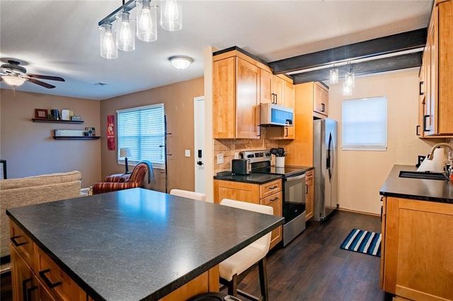 11417 W 77 Place, Shawnee, KS 66214