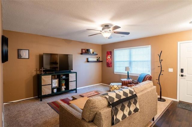 11417 W 77 Place, Shawnee, KS 66214