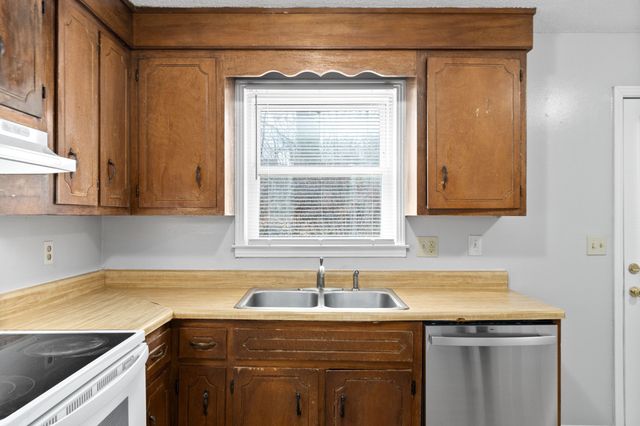 140 Darlene Dr Apt 4, Clarksville, TN 37042