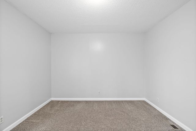 140 Darlene Dr Apt 4, Clarksville, TN 37042