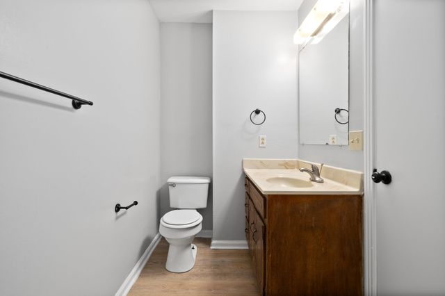 140 Darlene Dr Apt 4, Clarksville, TN 37042