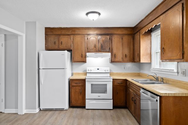 140 Darlene Dr Apt 4, Clarksville, TN 37042