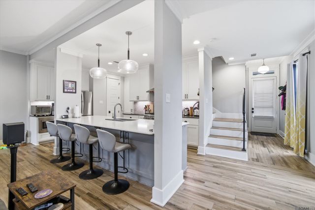 421 St Thomas Ln, Baton Rouge, LA 70806