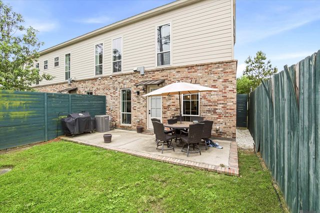 421 St Thomas Ln, Baton Rouge, LA 70806