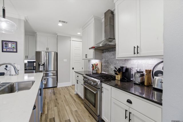 421 St Thomas Ln, Baton Rouge, LA 70806