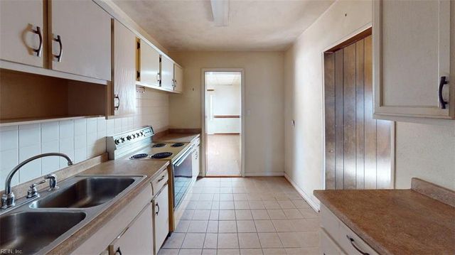 3500 Silina DR, Virginia Beach, VA 23452