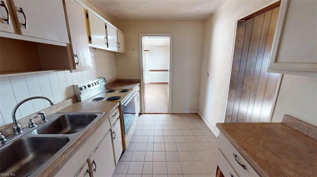 3500 Silina DR, Virginia Beach, VA 23452