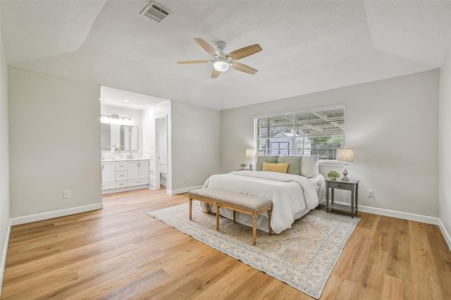 305 Westwood Drive, Friendswood, TX 77546