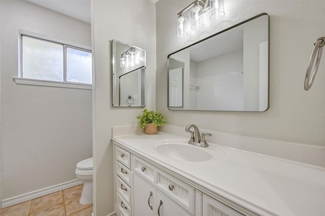 305 Westwood Drive, Friendswood, TX 77546