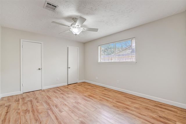 305 Westwood Drive, Friendswood, TX 77546