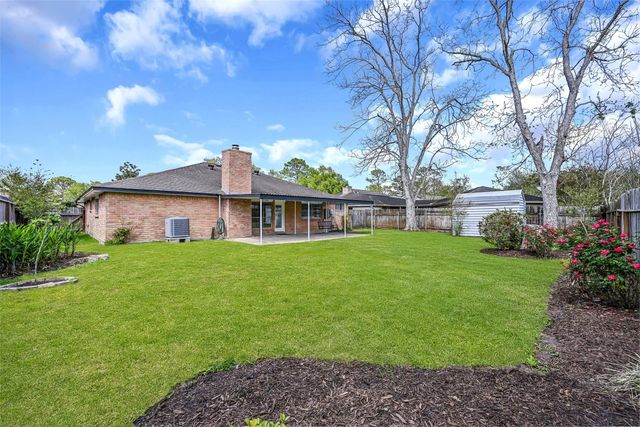 305 Westwood Drive, Friendswood, TX 77546