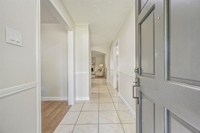 305 Westwood Drive, Friendswood, TX 77546