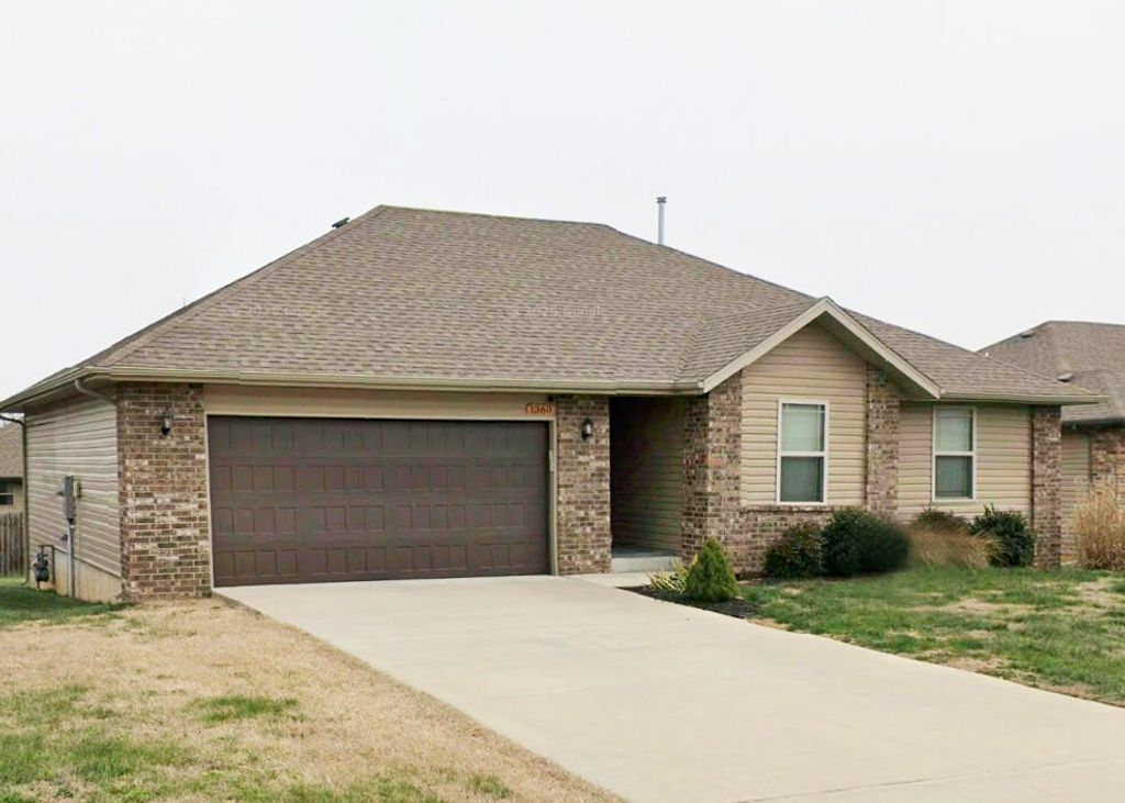 1360 S Marseilles Avenue, Republic, MO 65738