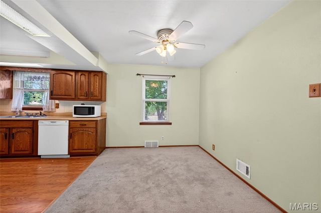10128 Isabelle Place, St Ann, MO 63074