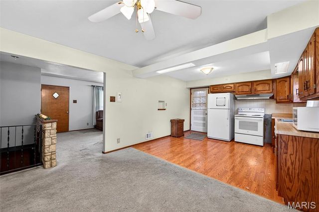 10128 Isabelle Place, St Ann, MO 63074