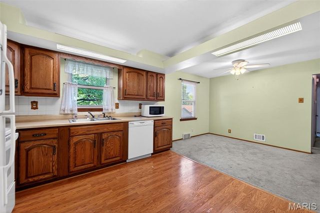 10128 Isabelle Place, St Ann, MO 63074