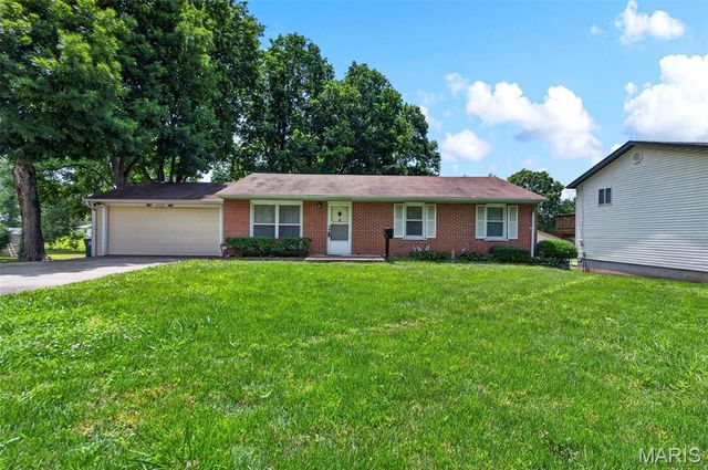 10128 Isabelle Place, St Ann, MO 63074