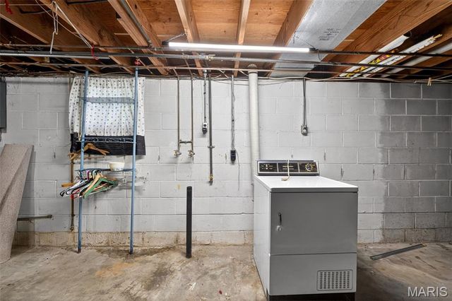 10128 Isabelle Place, St Ann, MO 63074