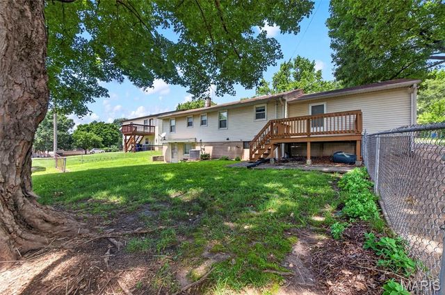 10128 Isabelle Place, St Ann, MO 63074