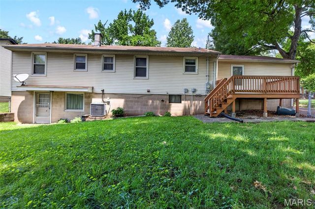 10128 Isabelle Place, St Ann, MO 63074