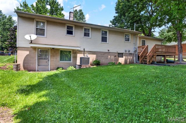 10128 Isabelle Place, St Ann, MO 63074