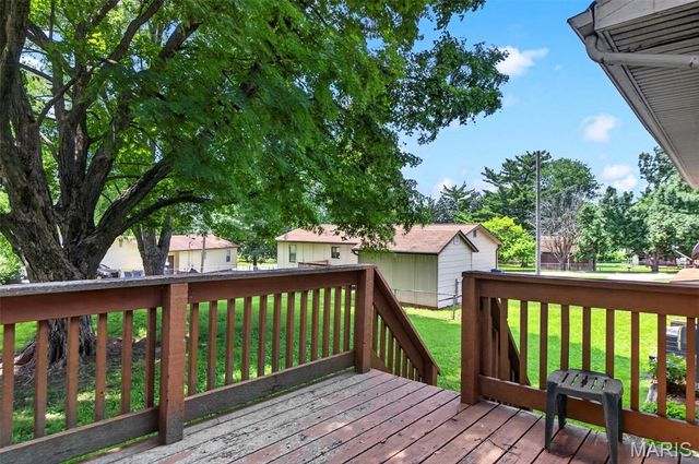 10128 Isabelle Place, St Ann, MO 63074