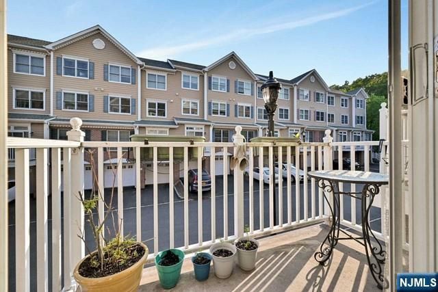 375 Kingston Court, West New York, NJ 07093