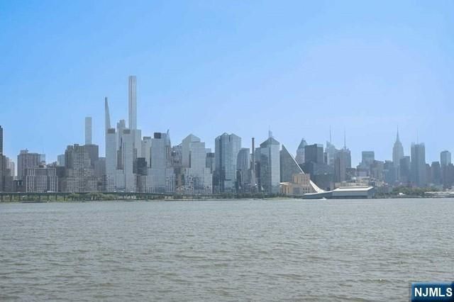 375 Kingston Court, West New York, NJ 07093