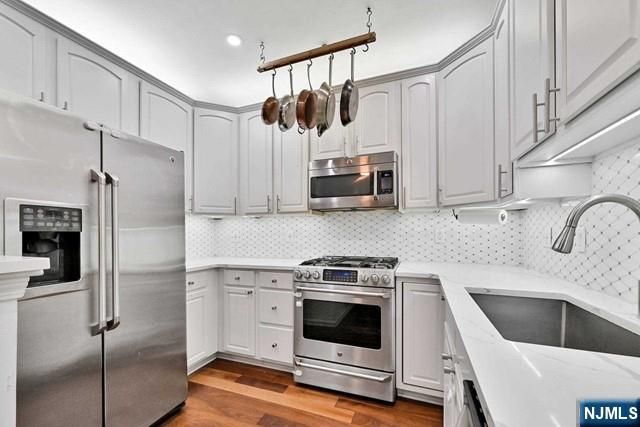 375 Kingston Court, West New York, NJ 07093